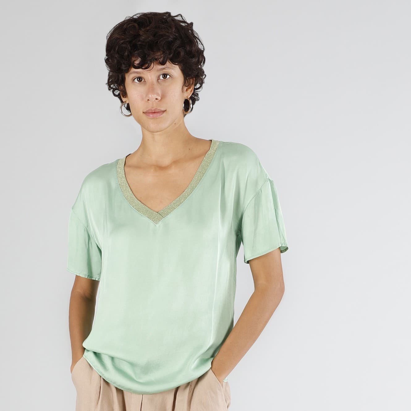 BLUSA SCOLLO A V IN SATIN - 2