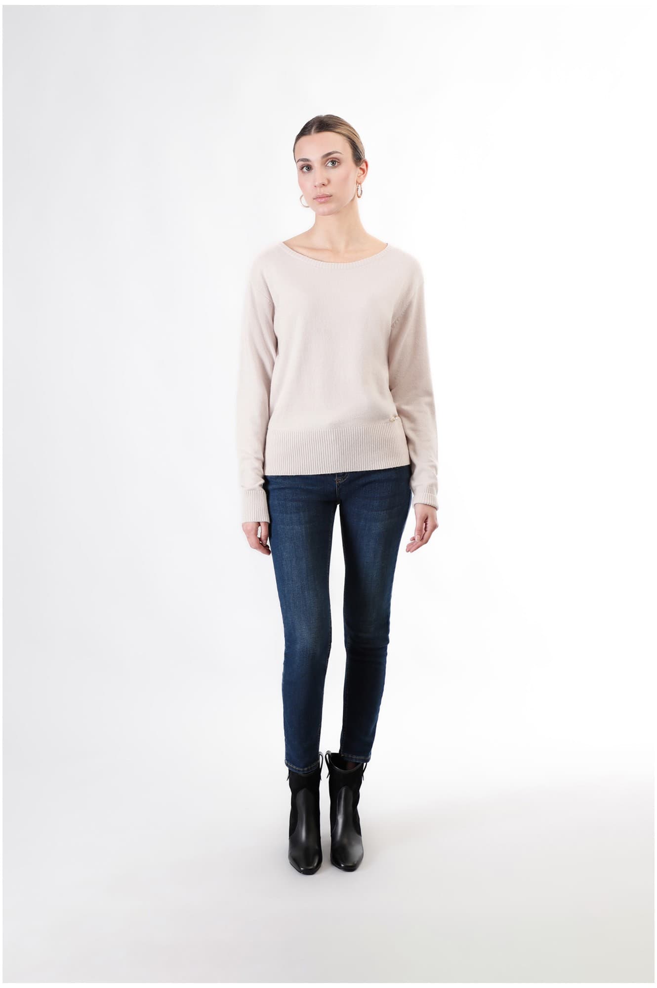 MAGLIA  BASIC SCOLLO A BARCA - 6