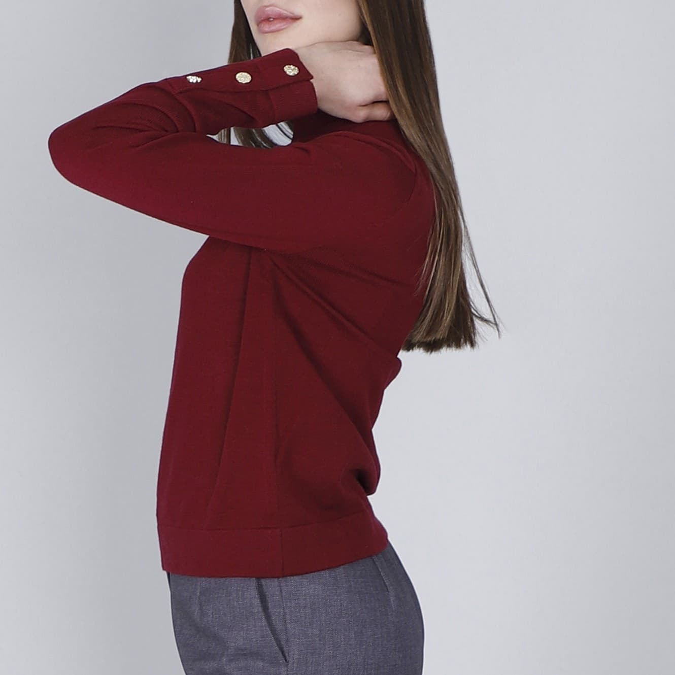 MAGLIA COLLO ALTO CON BOTTONI ALLE MANICHE - 3