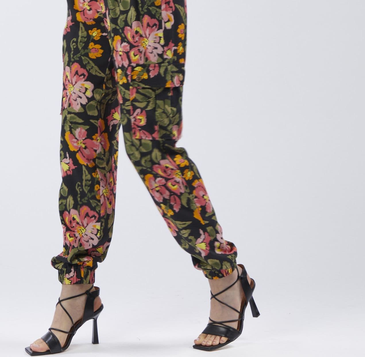 PANTALONI TIPO CARGO STAMPATI - 3