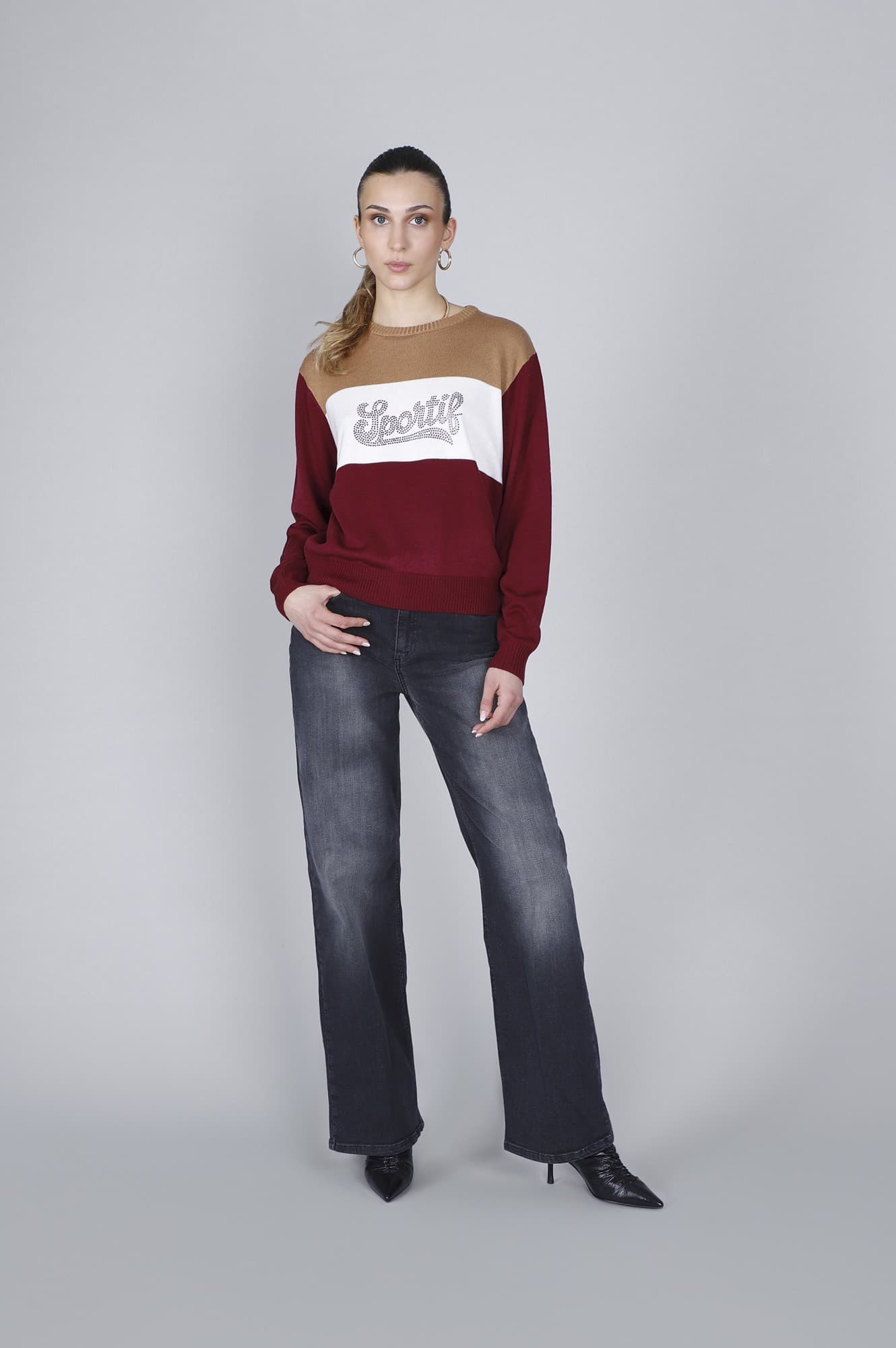 MAGLIA BLOCCO COLORE CON SCRITTA DI STRAS - 4
