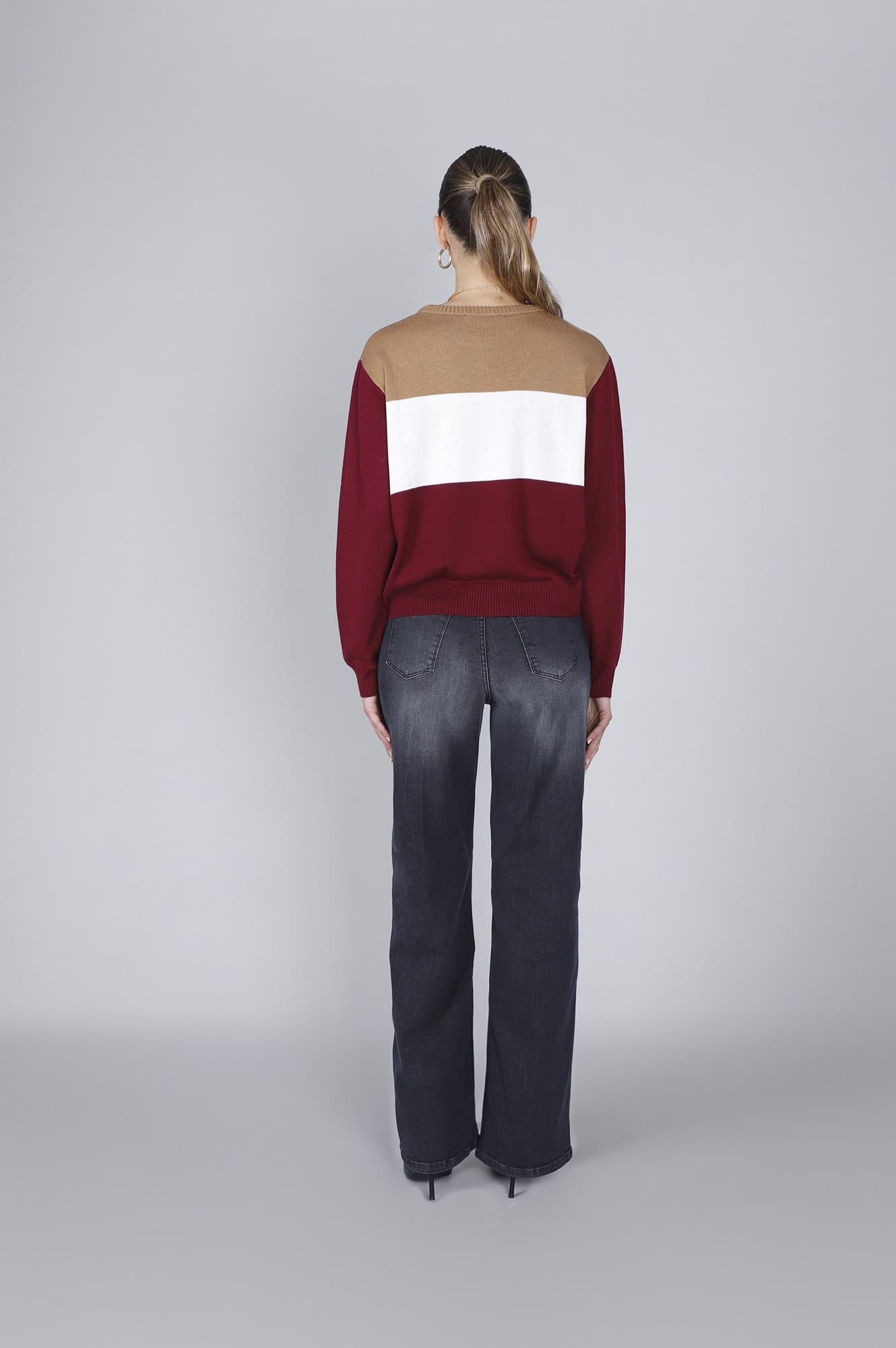 MAGLIA BLOCCO COLORE CON SCRITTA DI STRAS - 2