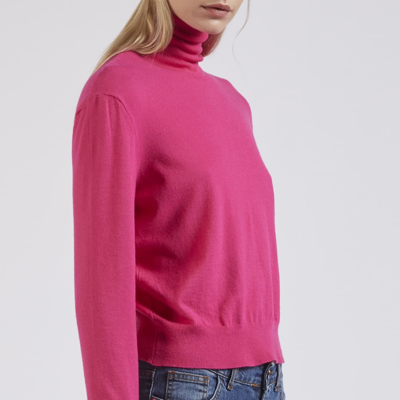 MAGLIONE COLLO ALTO CON CRESPE ALLE SPALLE - 6