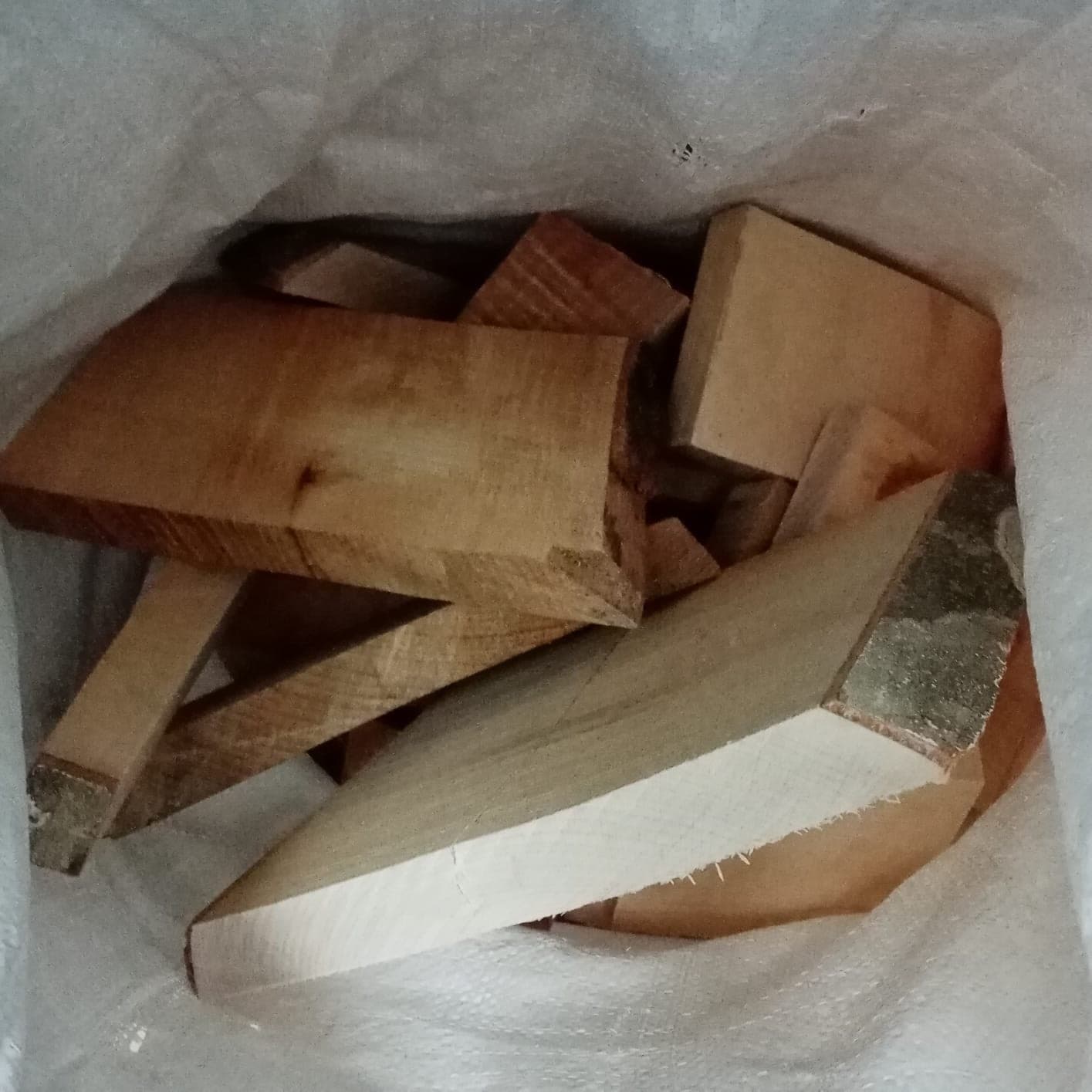 Legna da ardere 15kg di pezzetti di faggio accendifuoco naturale essiccato imbustato - 2