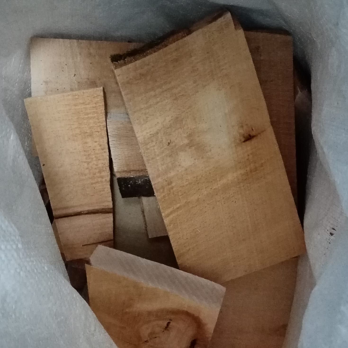 Legna da ardere 15kg di pezzetti di faggio accendifuoco naturale essiccato imbustato - 3