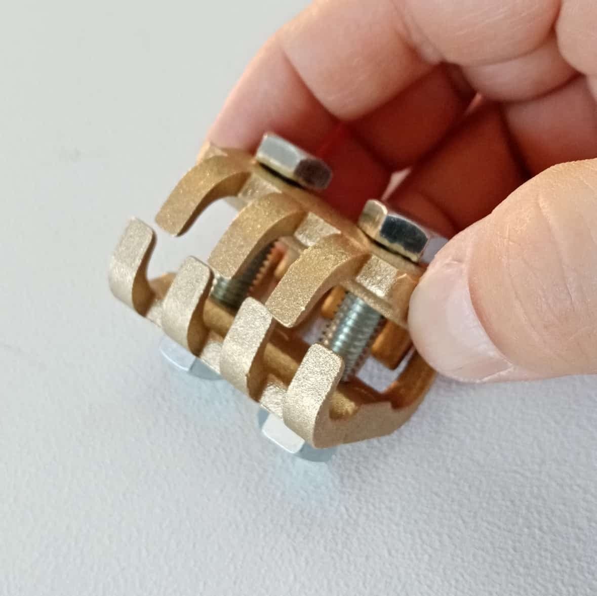 CEM2339 - morsetto bifilare a pettine a 2 bulloni sezione 35-70mm - 3