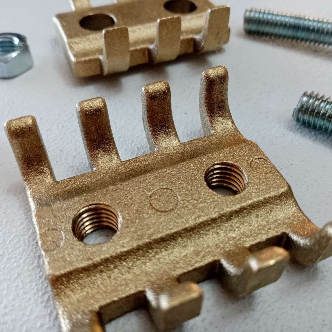 CEM2339 - morsetto bifilare a pettine a 2 bulloni sezione 35-70mm - 5