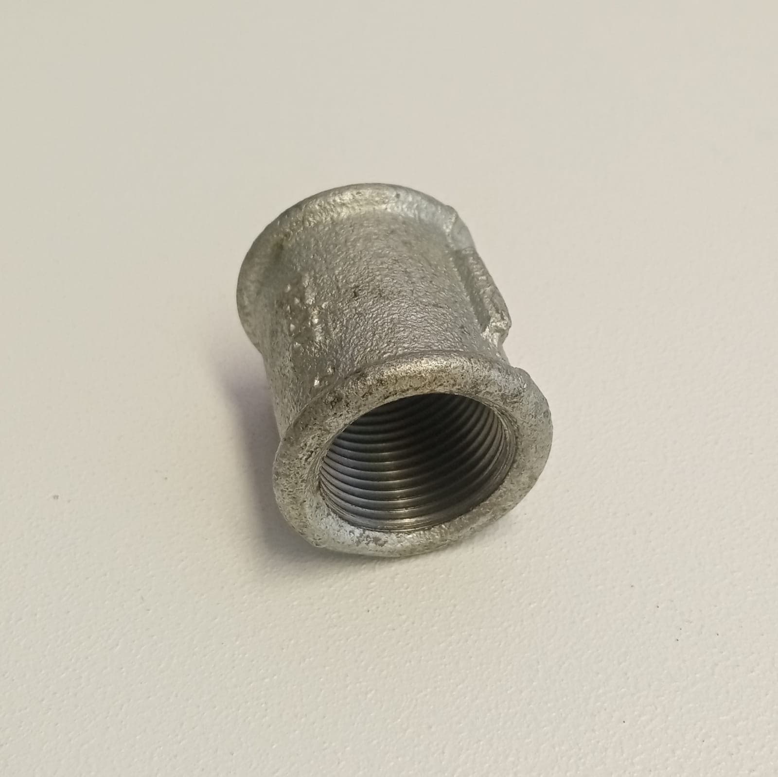 Raccordo FF 1''+1/4 manicotto giunzione di ghisa zincata malleabile