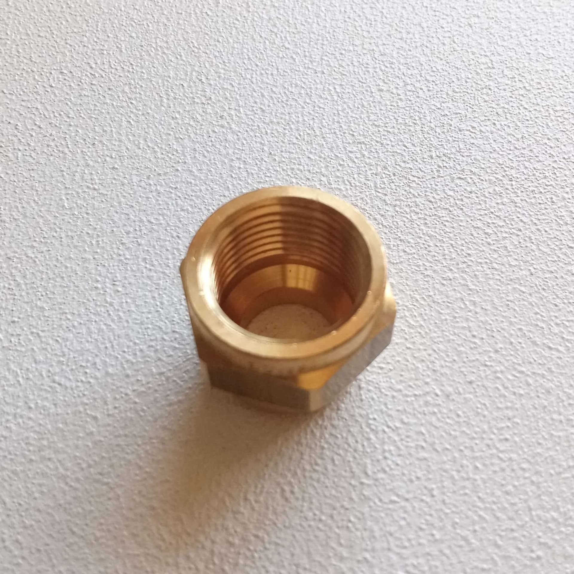 Dado condizionamento 3/8" x 10mm in ottone per unire tubo rame - 3