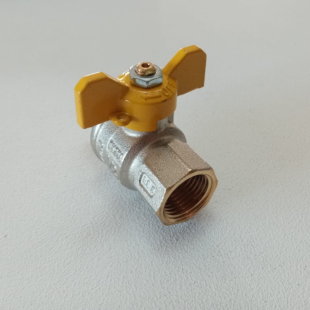 Tiemme 1/2" valvola a sfera saracinesca gas MF leva corta farfalla gialla - 4
