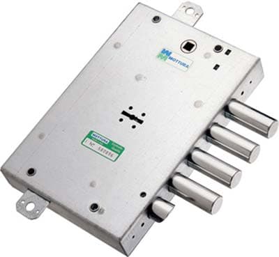 Serratura Metallo Applicare 52175 Mottura Dm M4 Tripl con Scr Ip.mm 28 E.mm - 2