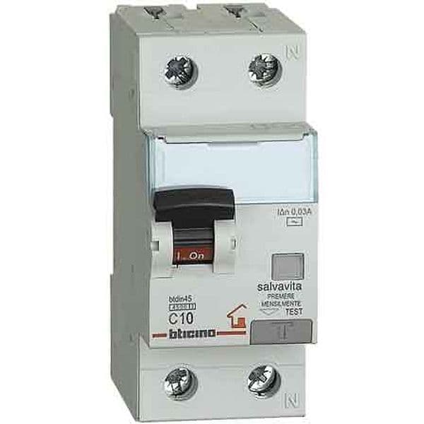 Interruttore Magnetotermico Differenziale Bticino 1P con N Corrente 32A - 2