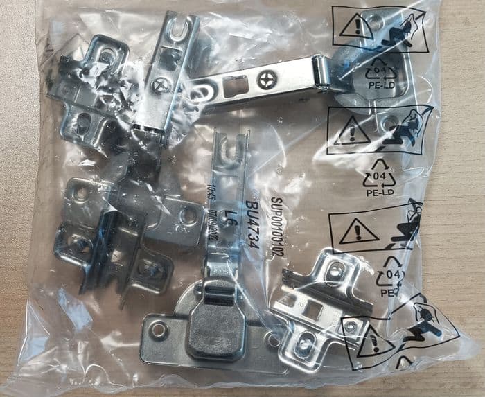 Cerniera x Kit Armadio 2A e 2C 82 x 46,5 x 184,5 cm PZ3 Classe A Plus – Idroweb