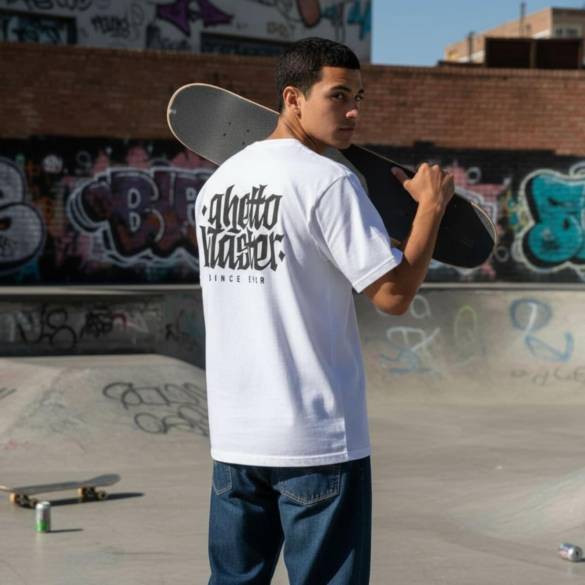 T-shirt Ghettoblaster Corporate white in T-shirt Glad Store - Genova, commercioVirtuoso.it