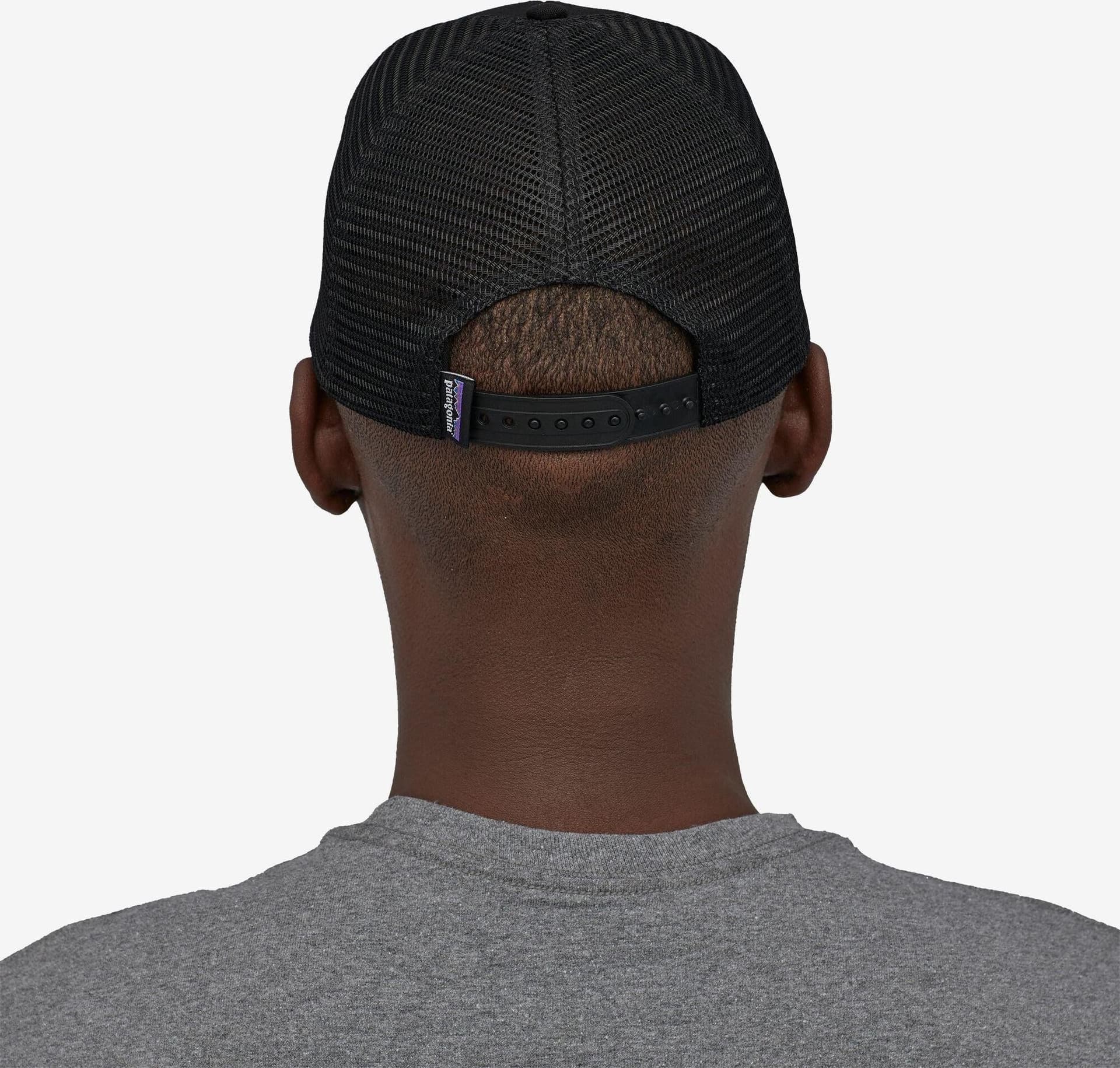 Cap Patagonia P-6 Logo Truck black in Cappellini da baseball Glad Store - Genova, commercioVirtuoso.it