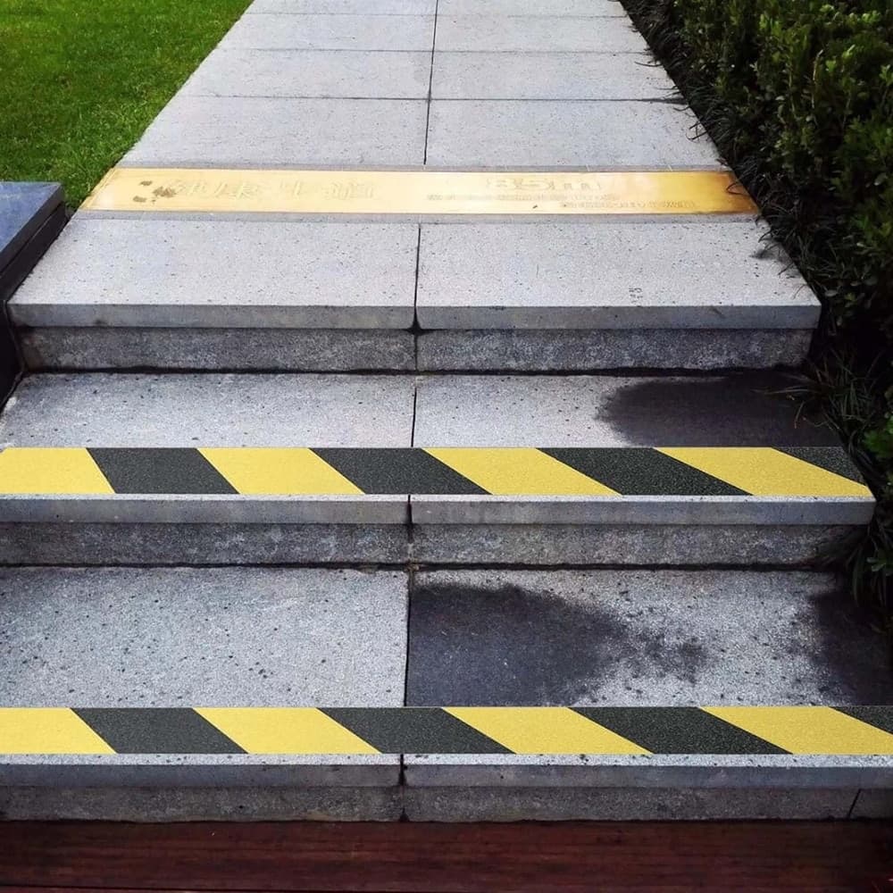 NASTRO ANTISCIVOLO ALTA RESISTENZA SICUREZZA ANTIATTRITO BATTISTRADA 2,5CMX5MT NERO/GIALLO - 8