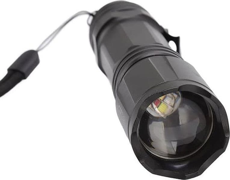 Torcia a LED 4 colori in 1 Torcia zoomabile impermeabile IPX6 per la caccia - 3