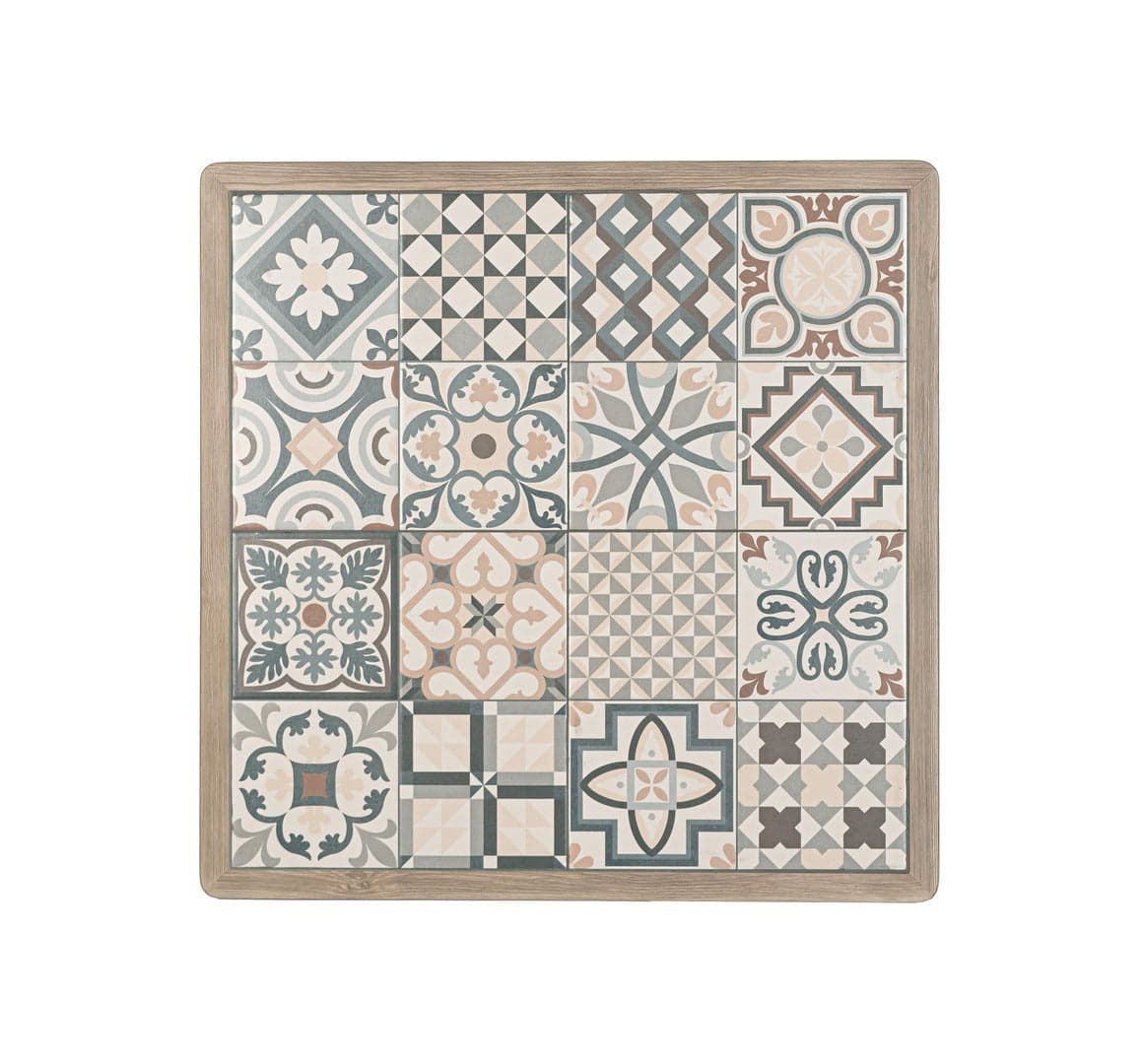 Tavolo "Kalimera" con struttura in alluminio, piano in porcellana, per arredo interno 73 x 73 x h 74 cm in Tavoli da sala da pranzo Decor Space - Altamura, commercioVirtuoso.it