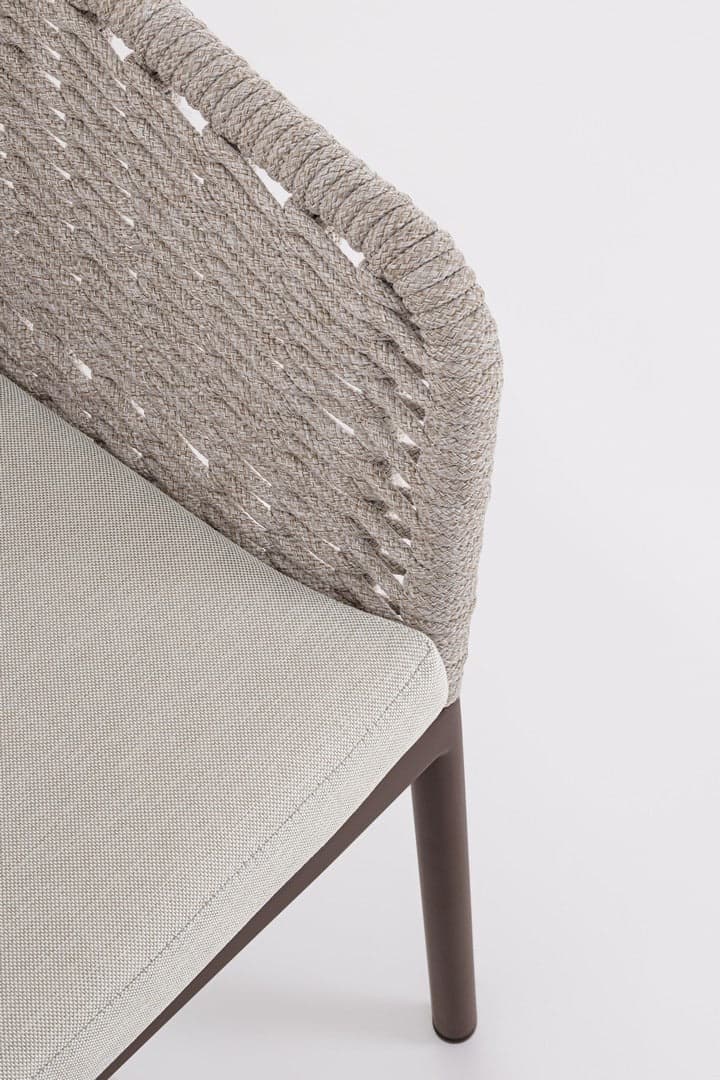 Sedia "Salines" struttura in alluminio, con braccioli, intreccio in corda, per interni ed esterni in Sedie per tavolo da giardino Decor Space - Altamura, commercioVirtuoso.it