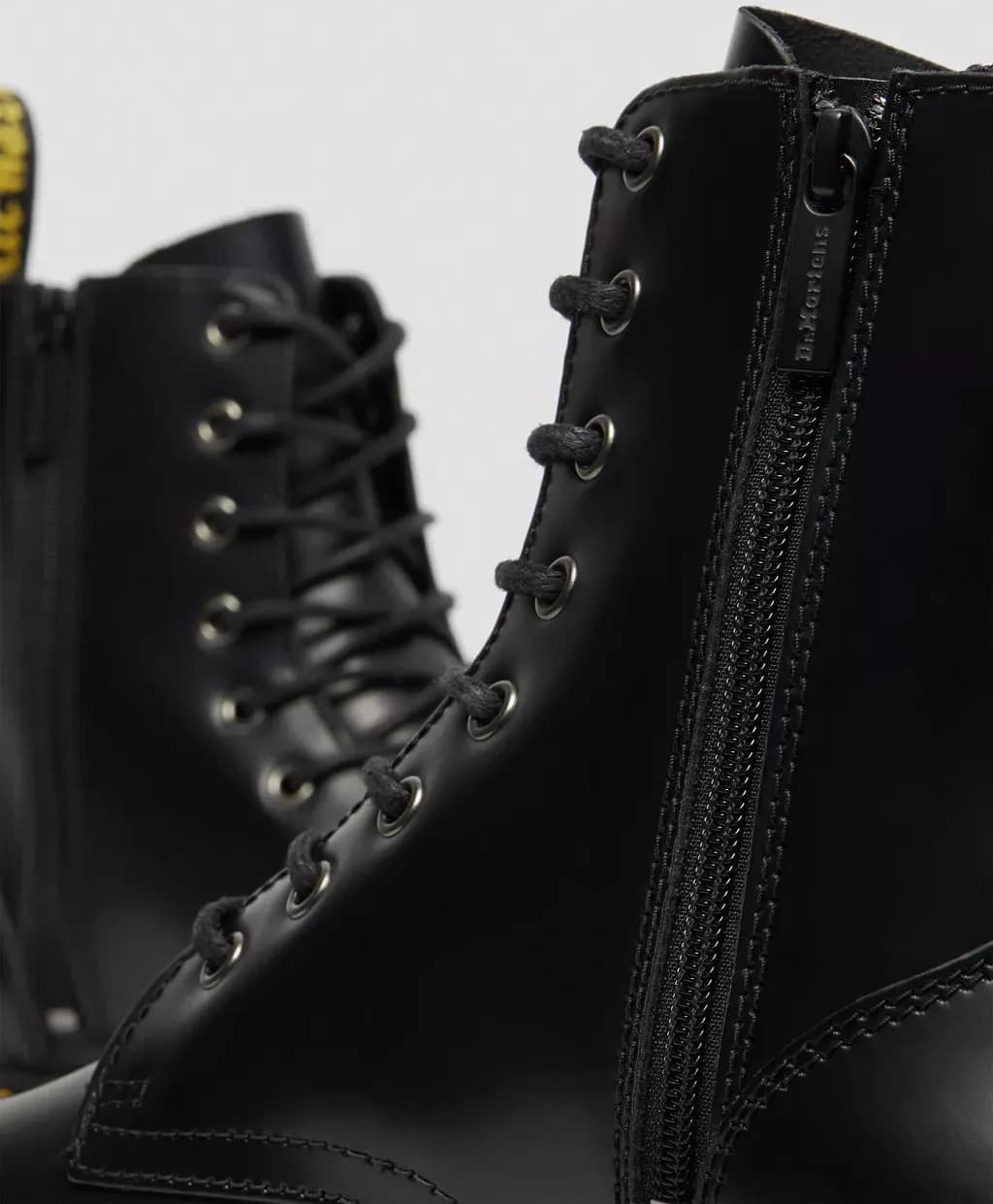 DR MARTENS PLATFORM JADON in Stivali Bilello Shop - San Giovanni in Fiore, commercioVirtuoso.it