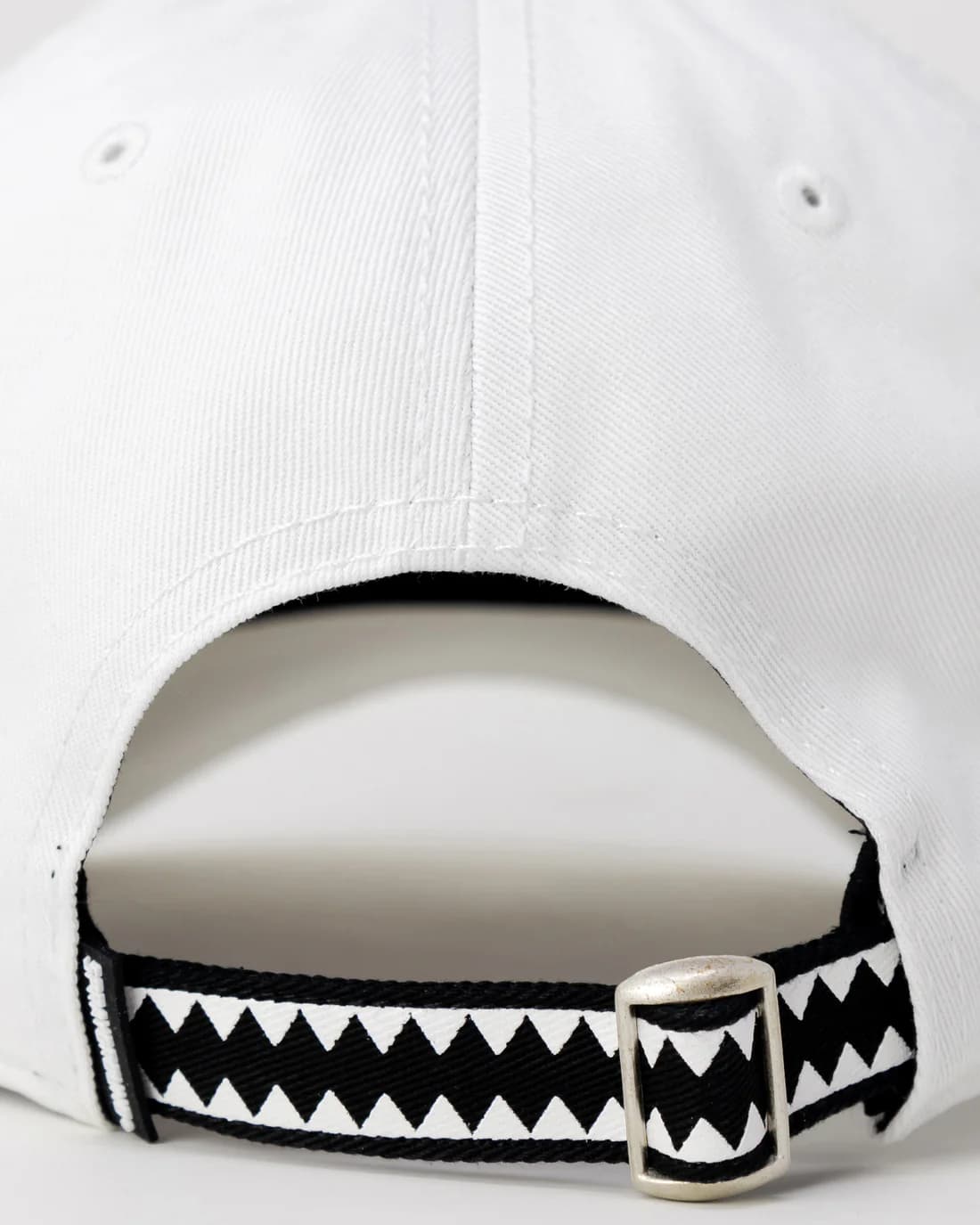 SPRAYGROUND Cappello Ivory art. SP15032 in Cappellini da baseball Bilello Shop - San Giovanni in Fiore, commercioVirtuoso.it