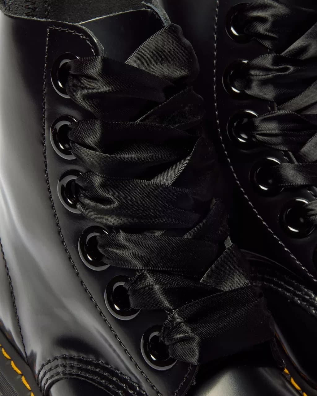 DR MARTENS PLATFORM MOLLY in Stivali Bilello Shop - San Giovanni in Fiore, commercioVirtuoso.it