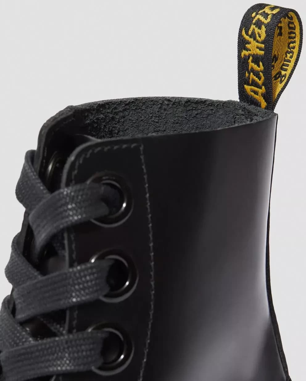 DR MARTENS PLATFORM MOLLY in Stivali Bilello Shop - San Giovanni in Fiore, commercioVirtuoso.it