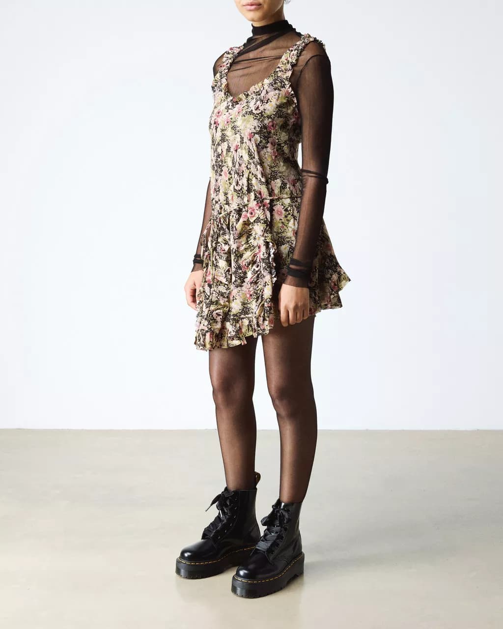 DR MARTENS PLATFORM MOLLY in Stivali Bilello Shop - San Giovanni in Fiore, commercioVirtuoso.it