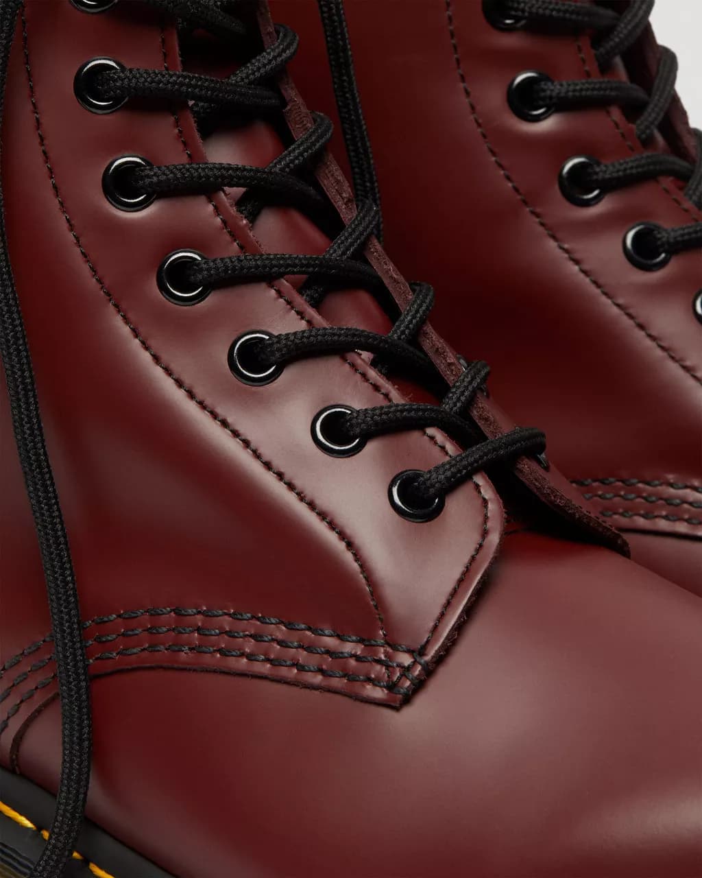 DR MARTENS ANFIBIO CHERRY in Stivali Bilello Shop - San Giovanni in Fiore, commercioVirtuoso.it