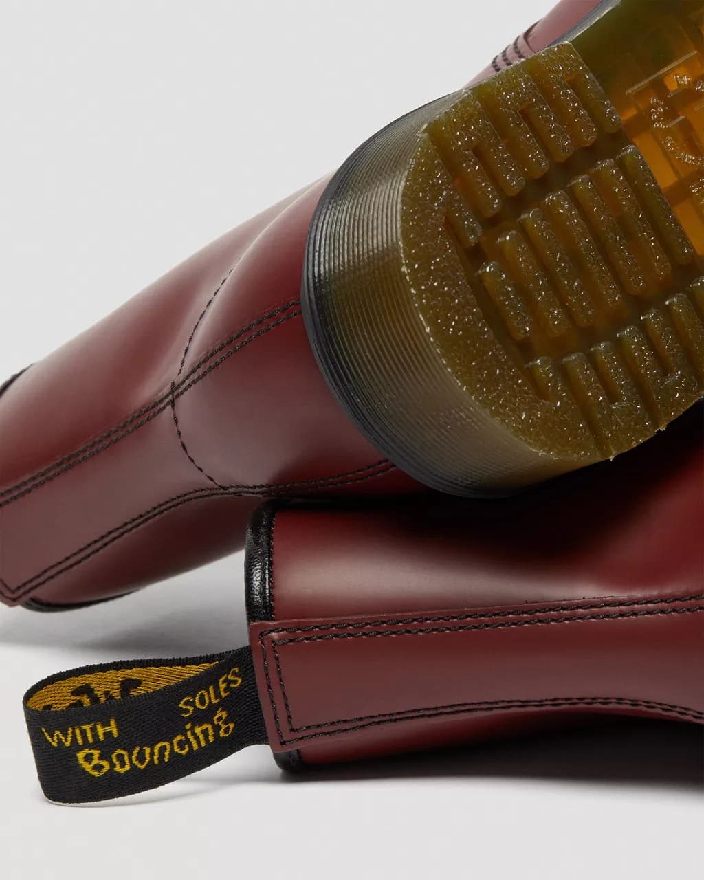DR MARTENS ANFIBIO CHERRY in Stivali Bilello Shop - San Giovanni in Fiore, commercioVirtuoso.it