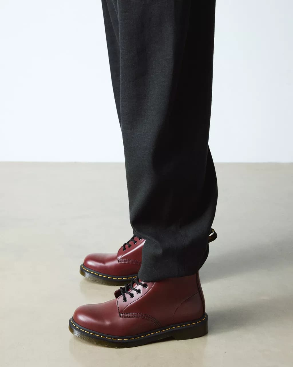 DR MARTENS ANFIBIO CHERRY in Stivali Bilello Shop - San Giovanni in Fiore, commercioVirtuoso.it
