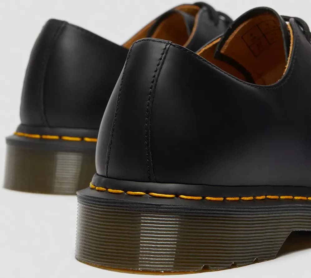 DR MARTENS SCARPA ALLACCIATA in Stivali Bilello Shop - San Giovanni in Fiore, commercioVirtuoso.it