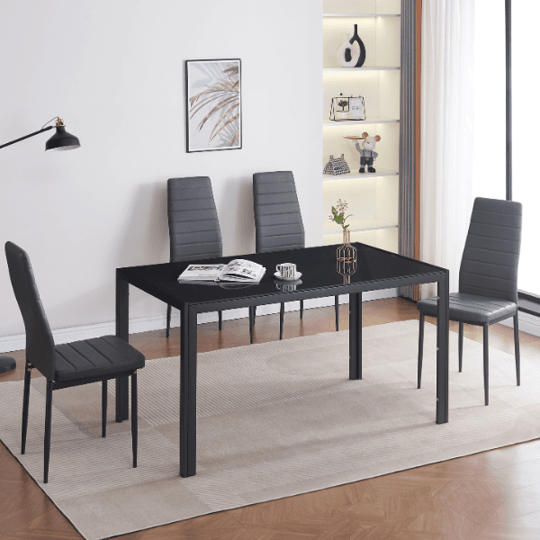Tavolo "Osiris" con gambe in metallo e piano in vetro, design moderno per arredo interno + set 4 sedie in Tavoli da sala da pranzo Decor Space - Altamura, commercioVirtuoso.it