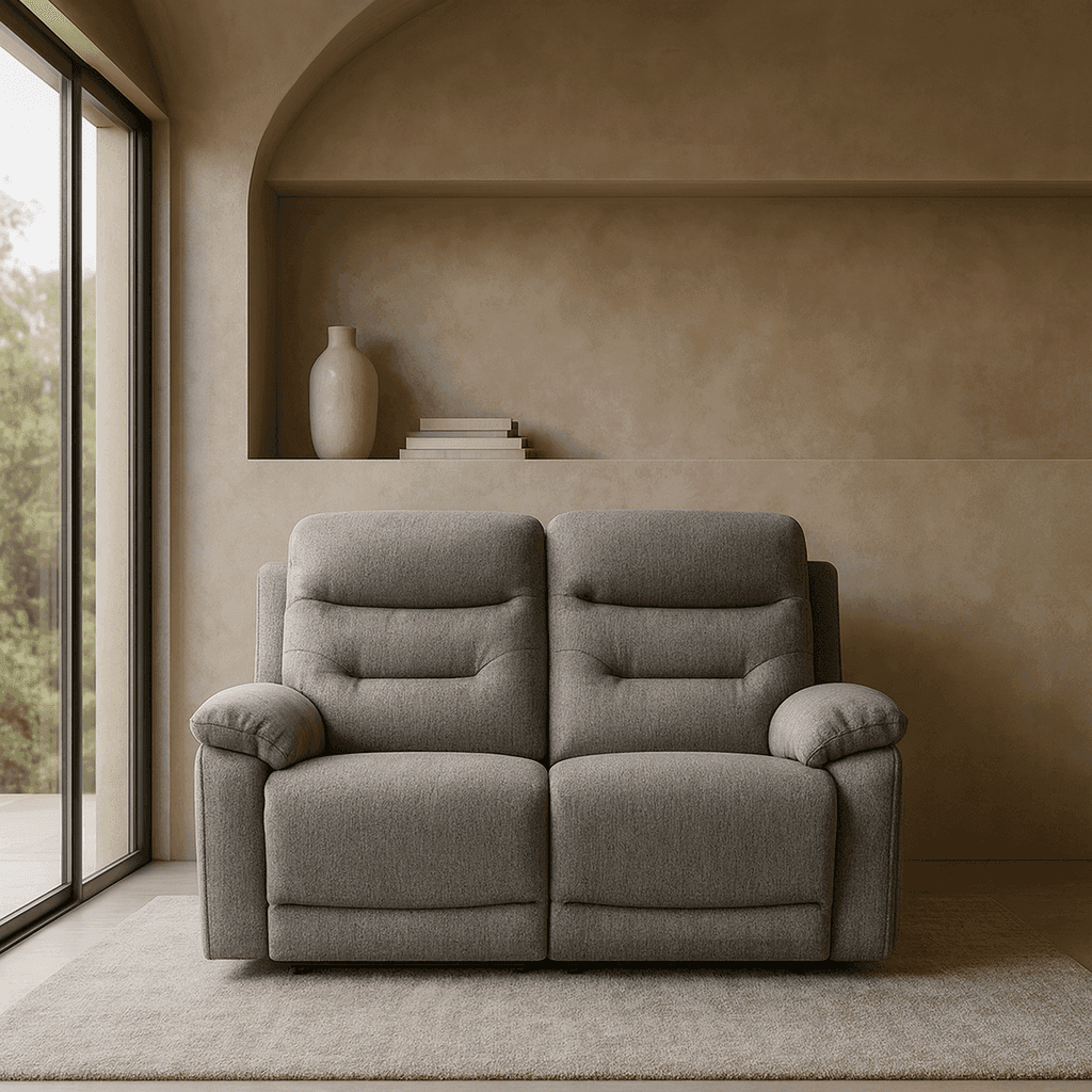 Divano "Andromeda" con doppio recliner elettrico e rivestimento in tessuto grigio per interno in Divani Decor Space - Altamura, commercioVirtuoso.it
