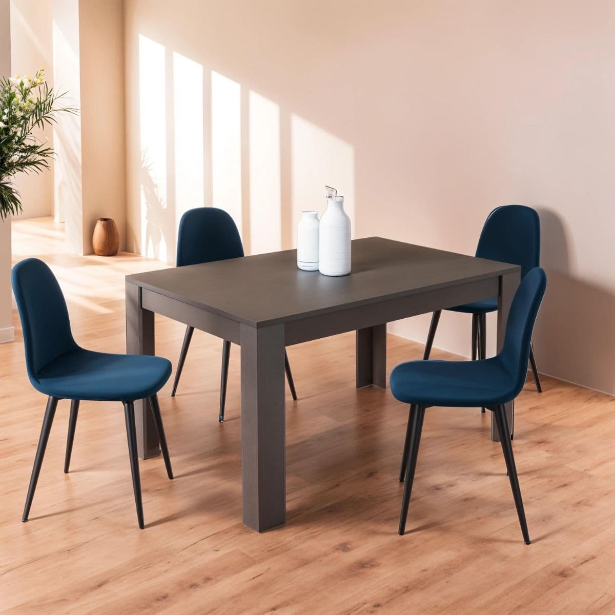 Tavolo "Gliese" con gambe e piano in MDF, design moderno, per arredo interno 137/185 x 90 h 76 cm in Tavoli da sala da pranzo Decor Space - Altamura, commercioVirtuoso.it