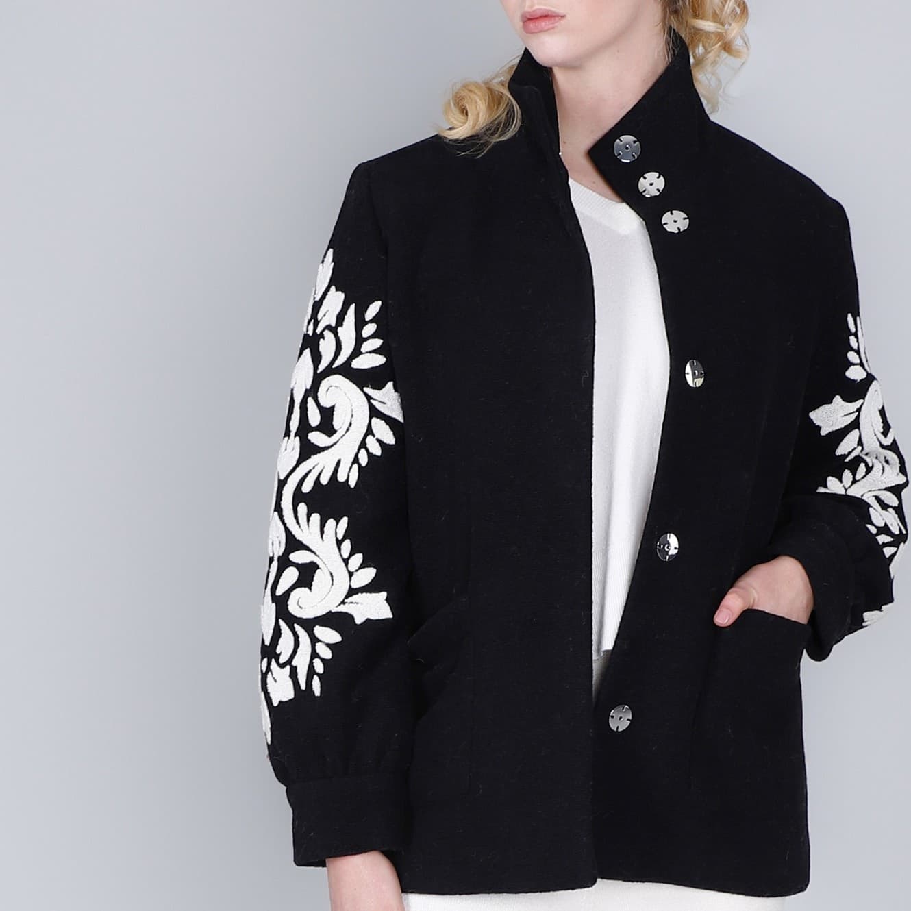 CAPPOTTO CORTO MANICHE RICAMATE - 3