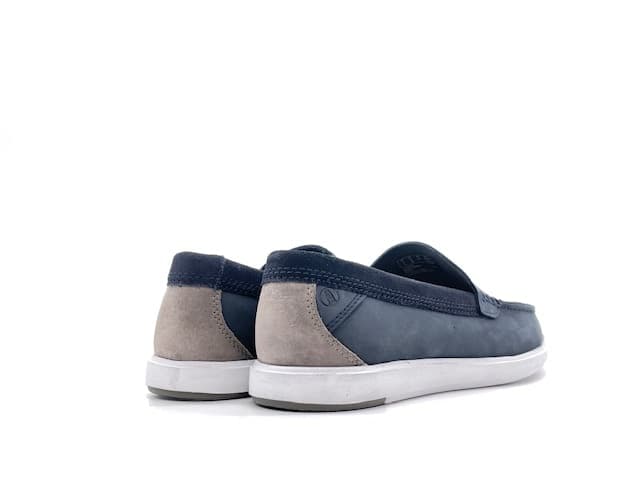 CLARKS Mocassino Uomo Bratton Loafer Navy Nabuk in Loafer e mocassini Calzature Durello - Agna, commercioVirtuoso.it
