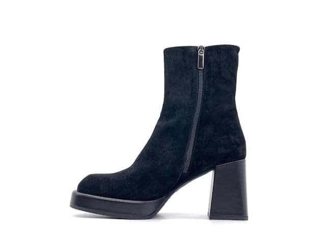 MOT - CLé Stivaletto Donna Camoscio Plume Black in Stivali Calzature Durello - Agna, commercioVirtuoso.it