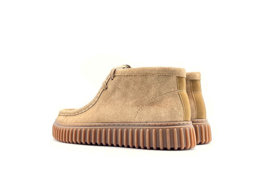 CLARKS Scarpa stringata alta uomo TORHILL HI Dark Sand Suede in Stivali Calzature Durello - Agna, commercioVirtuoso.it