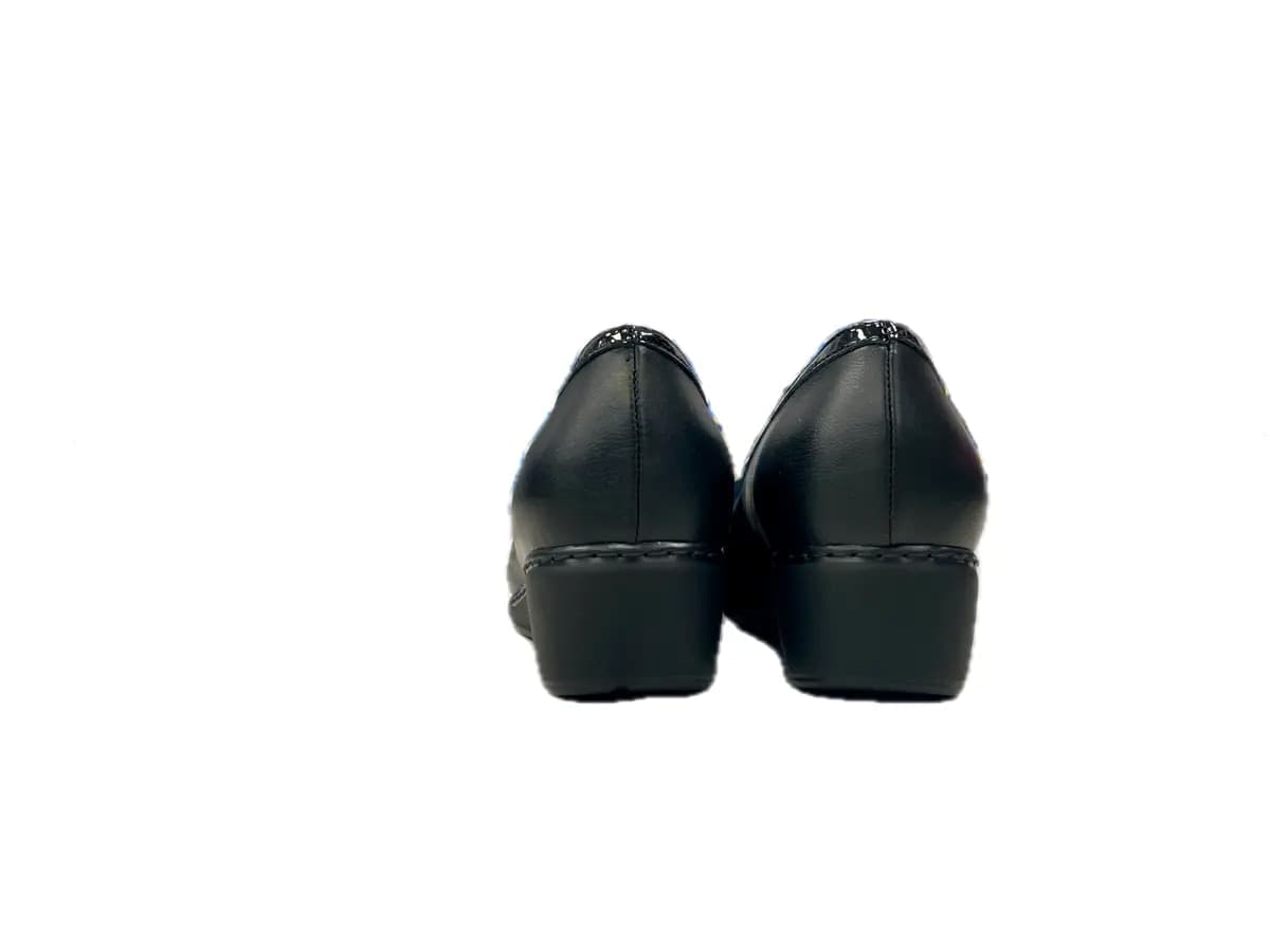 comfort Scarpa slip on donna in pelle nera con elastici C3I2250 in Sneaker casual Calzature Durello - Agna, commercioVirtuoso.it
