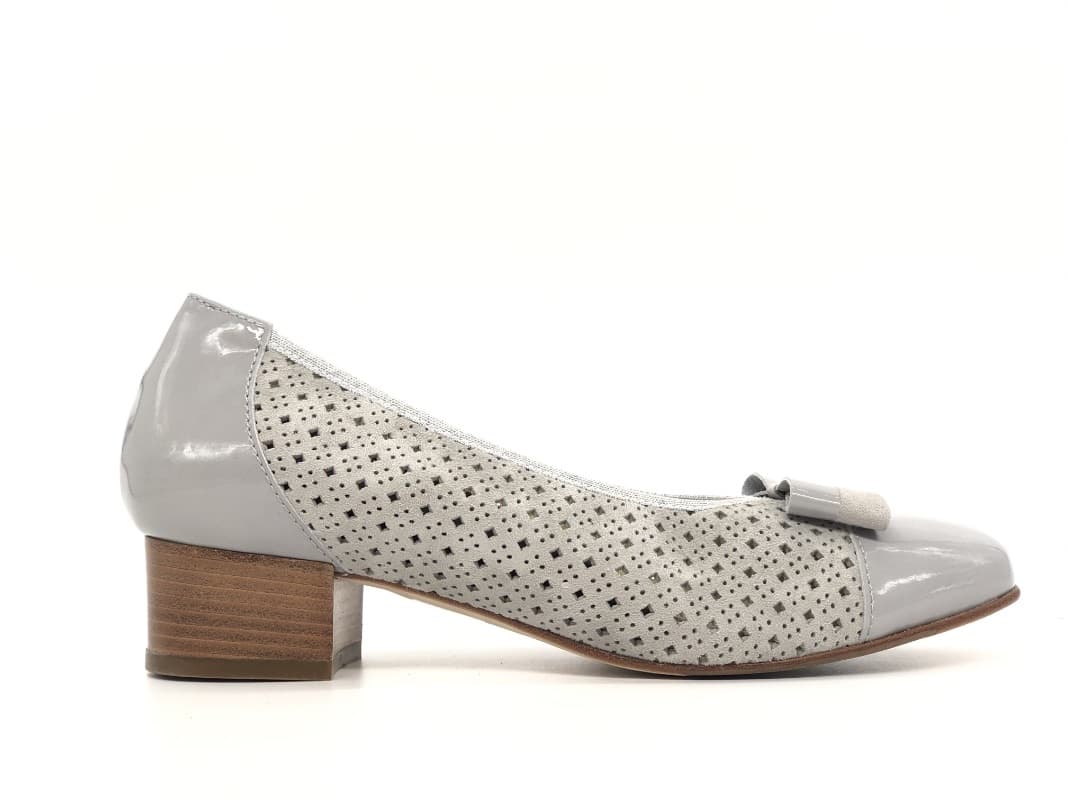 COMODAIDEA Décolleté grigio in suede traforata a laser e vernice - 7