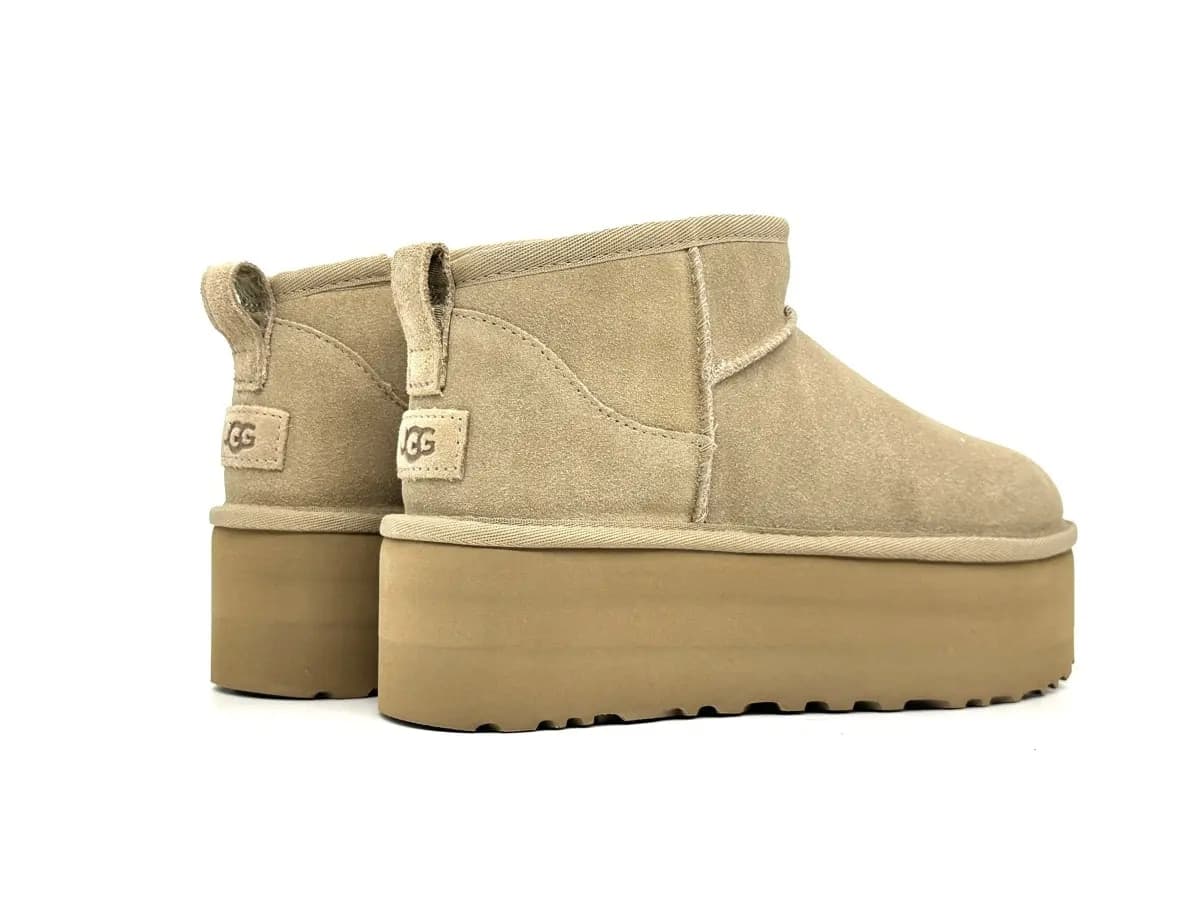 UGG stivaletti donna scamosciati beige platform foderati lana suola spessa in Stivali Calzature Durello - Agna, commercioVirtuoso.it