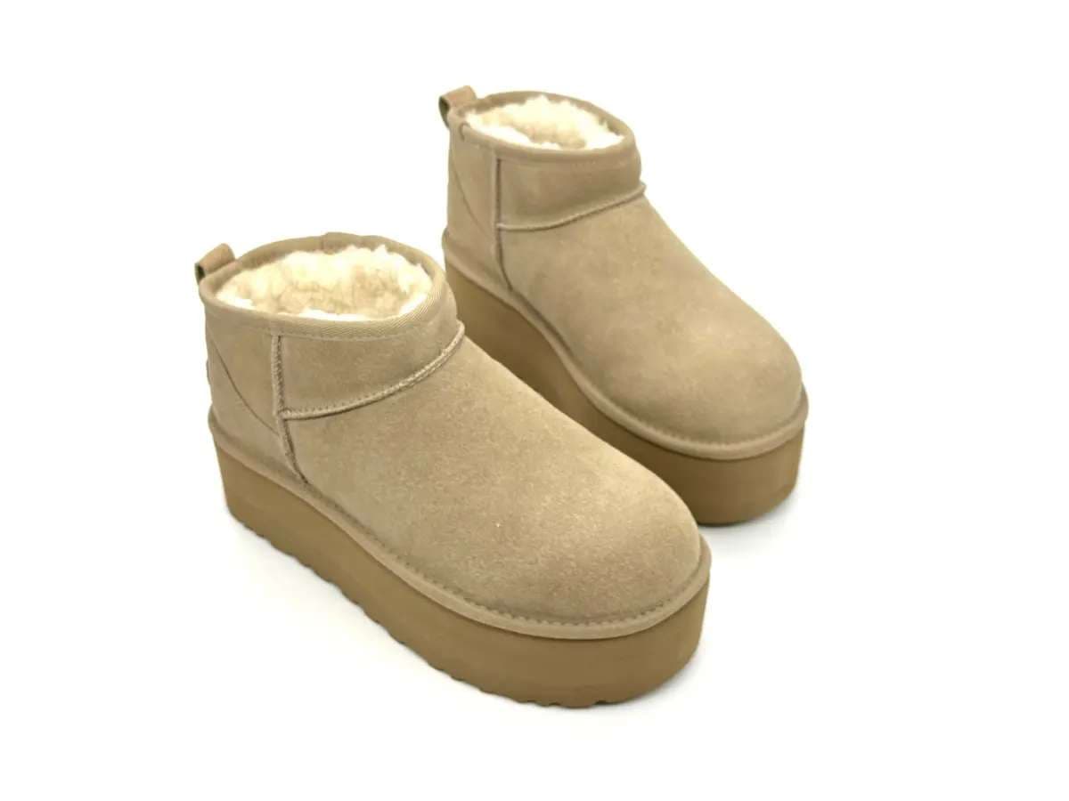 UGG stivaletti donna scamosciati beige platform foderati lana suola spessa in Stivali Calzature Durello - Agna, commercioVirtuoso.it