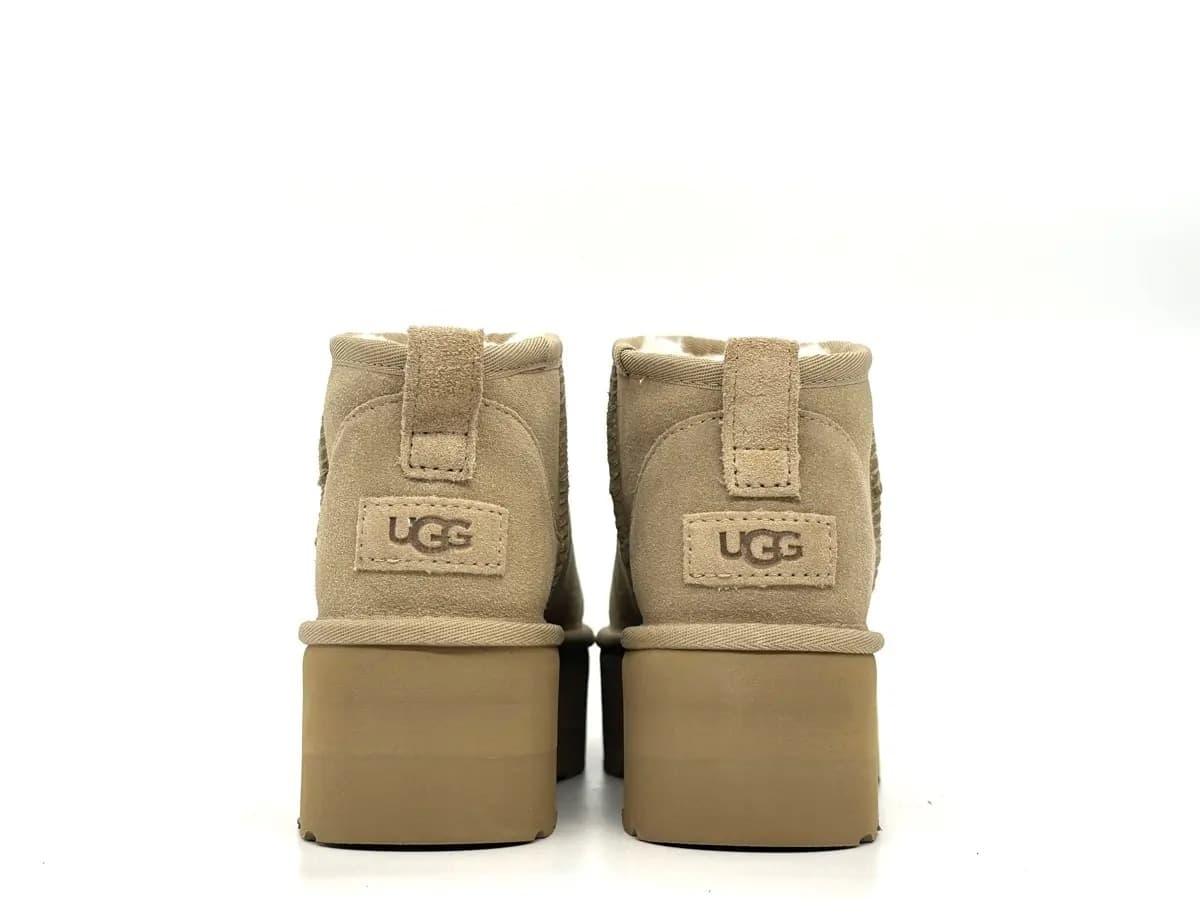 UGG stivaletti donna scamosciati beige platform foderati lana suola spessa in Stivali Calzature Durello - Agna, commercioVirtuoso.it