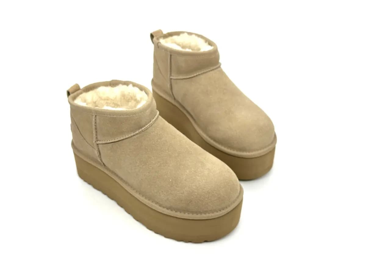 UGG stivaletti donna scamosciati beige platform foderati lana suola spessa in Stivali Calzature Durello - Agna, commercioVirtuoso.it