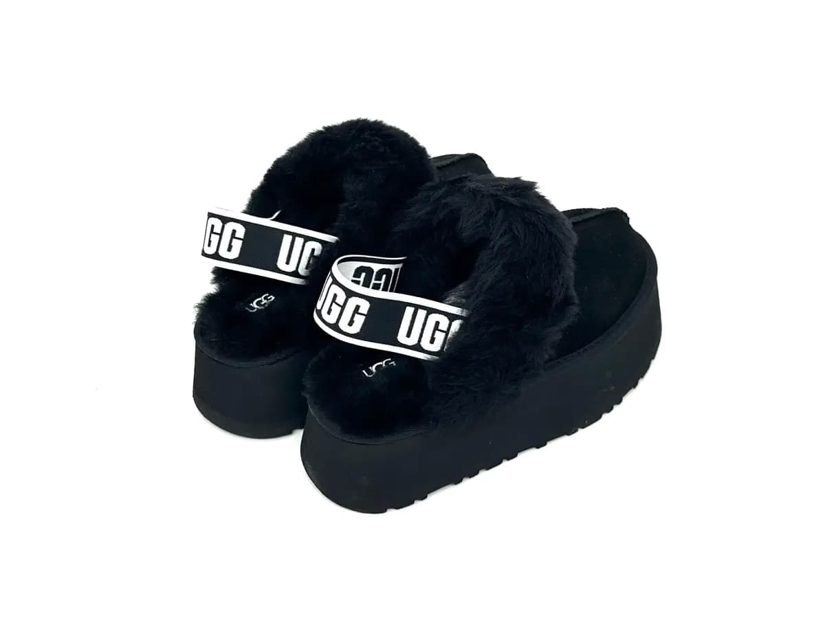 UGG ciabatte donna scamosciate nere foderate lana cinturino logo UGG in Pantofole Calzature Durello - Agna, commercioVirtuoso.it