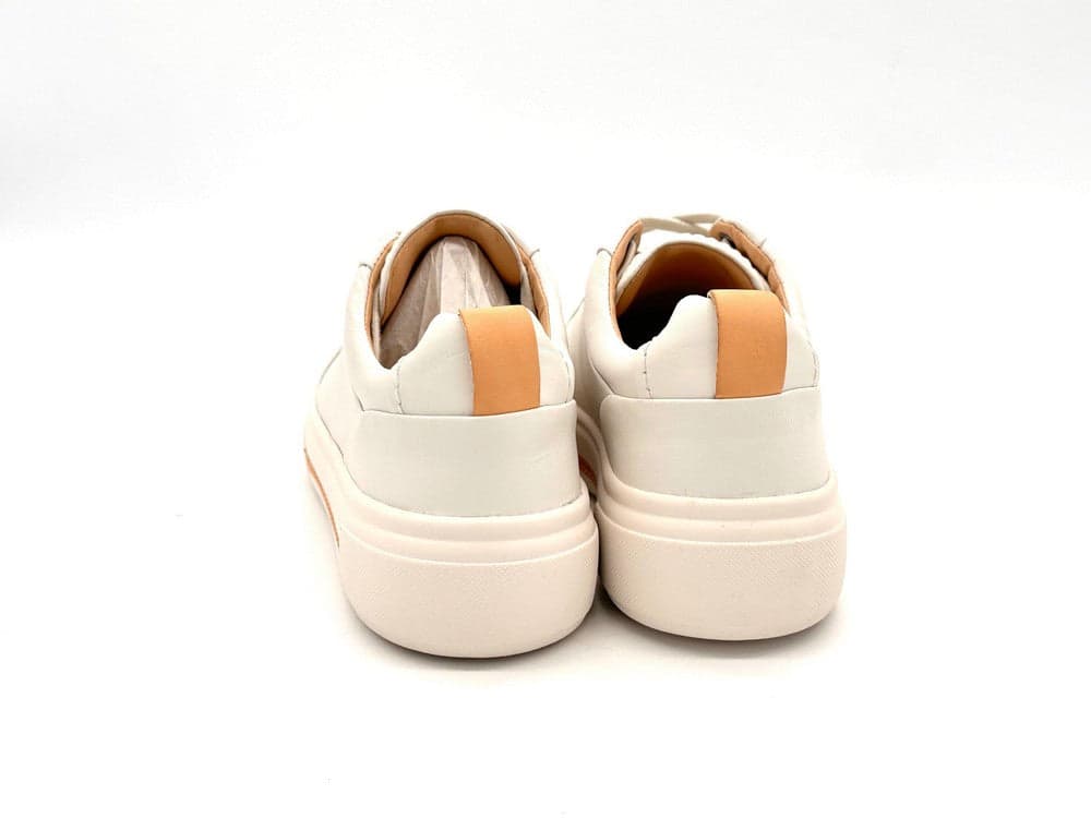 CLARKS Sneakers donna Hollyhock Walk in pelle off white in Sneaker casual Calzature Durello - Agna, commercioVirtuoso.it