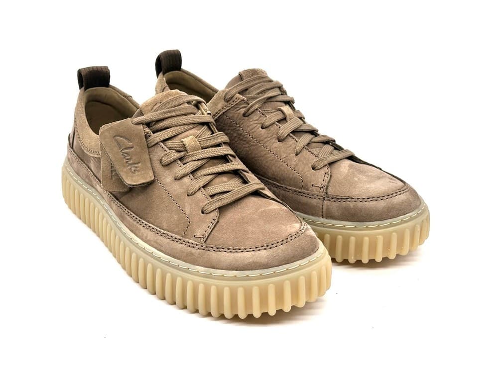 Clarks Sneakers uomo Torhill Lace in nubuk beige scuro in Sneaker casual Calzature Durello - Agna, commercioVirtuoso.it
