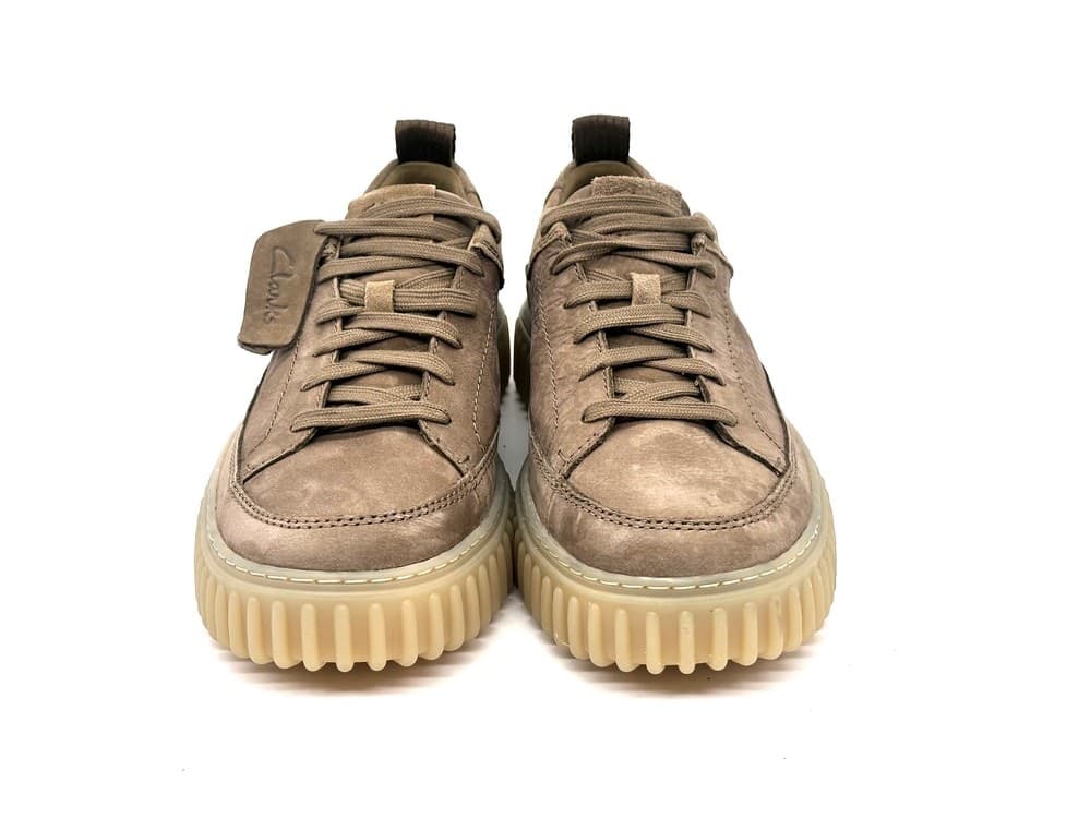 Clarks Sneakers uomo Torhill Lace in nubuk beige scuro in Sneaker casual Calzature Durello - Agna, commercioVirtuoso.it
