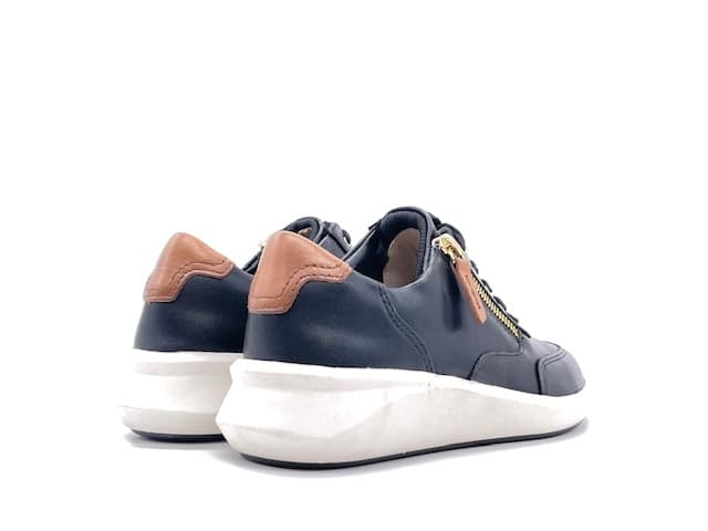 CLARKS Sneakers Donna Un Rio Zip Nero in Sneaker casual Calzature Durello - Agna, commercioVirtuoso.it